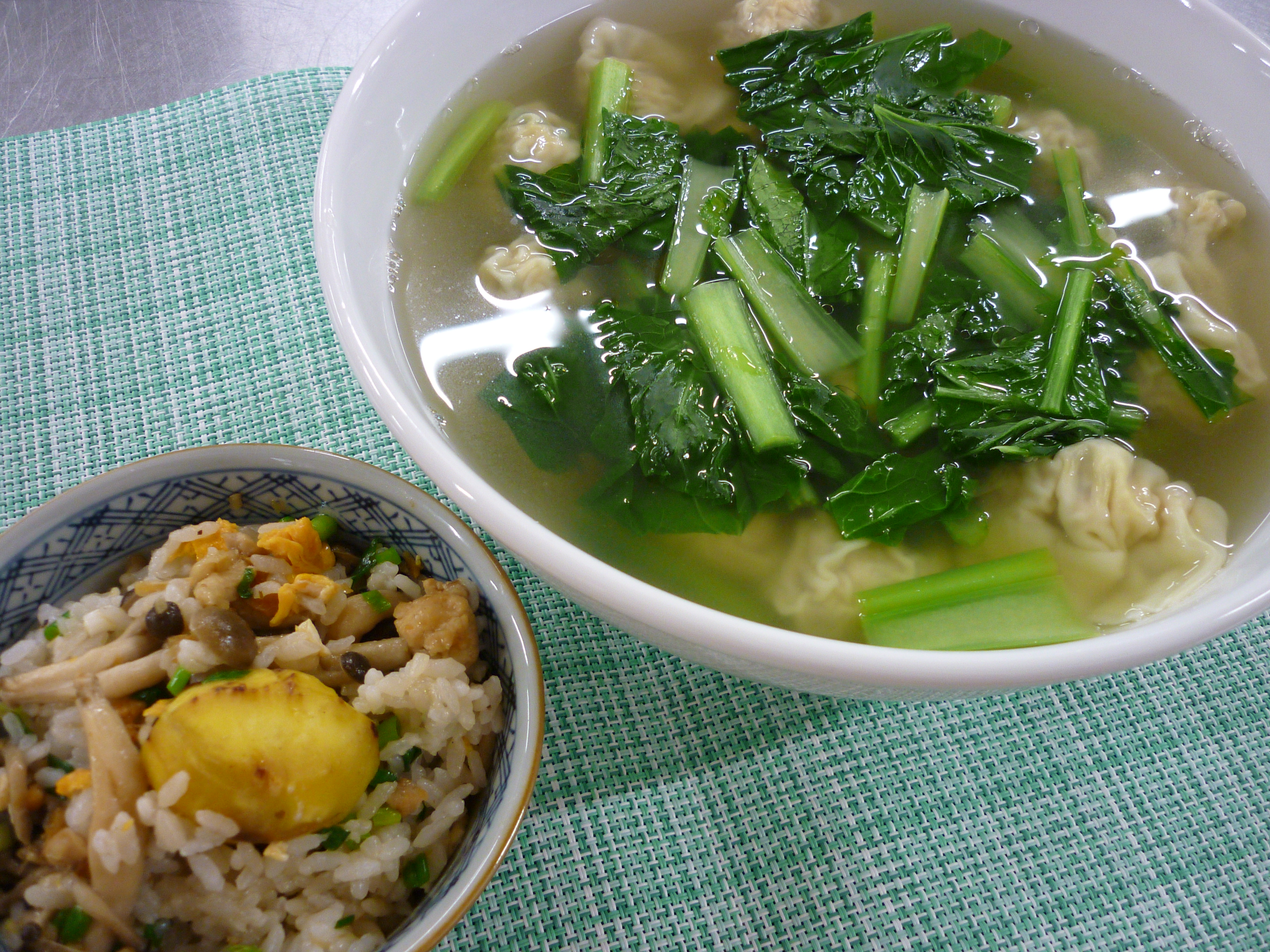 栗子煲飯（栗の炊き込みご飯）、清湯雲吞（雲吞スープ）